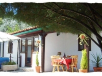 1 Bedroom Adults only Quinta in Central Portugal, private jacuzzi and courtyard