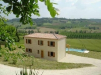 Beautifully furnished Gite near Villeneuve-sur-lot, sleeps 6 with stunning views and superb private pool