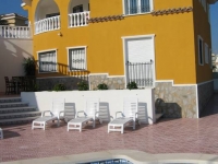 apartment in villa to rent near Guardamar Alicante with own secluded pool and se