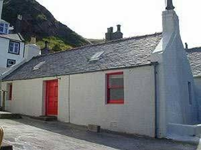 Charming fisherman’s cottage Gardenstown Scotland