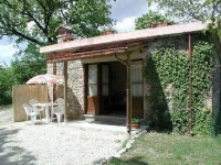 Garden apartment in Caprese Michelangelo