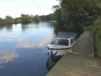 Riverside Cottage on Southern Norfolk Broads, with Boat and Hot Tub