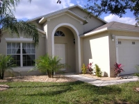 4 bed 2 bath luxury villa. 8 miles from Disney. South Facing Pool overlooking conservation area. Games Room. Free wi-fi access