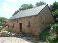 Tranquil retreat in Brittany with heated pool