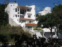 La Vivienda villa in Santa Cruz in upscale area