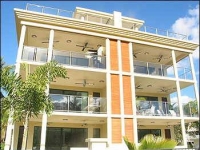 'Pacific Penthouse' Luxury Beachfront Apartment, Cairns. Qld. Australia