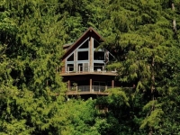 Mt. Baker Lodging Cabins and Condos at Mount Baker / Glacier, Washington - USA