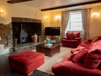 manor_red_lounge_219A5461-2