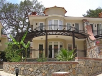 Spacious Luxury Self Catering 3 bed Villa with Swim pool & Gym