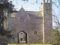 Grade II Medieval Gatehouse with easy access to the Wye Valley