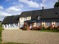 Deluxe B & B with optional evening dinner near Forges-les-Eaux, Normandy