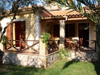 Traditionally styled villas on Zakynthos, 100m from the sea.